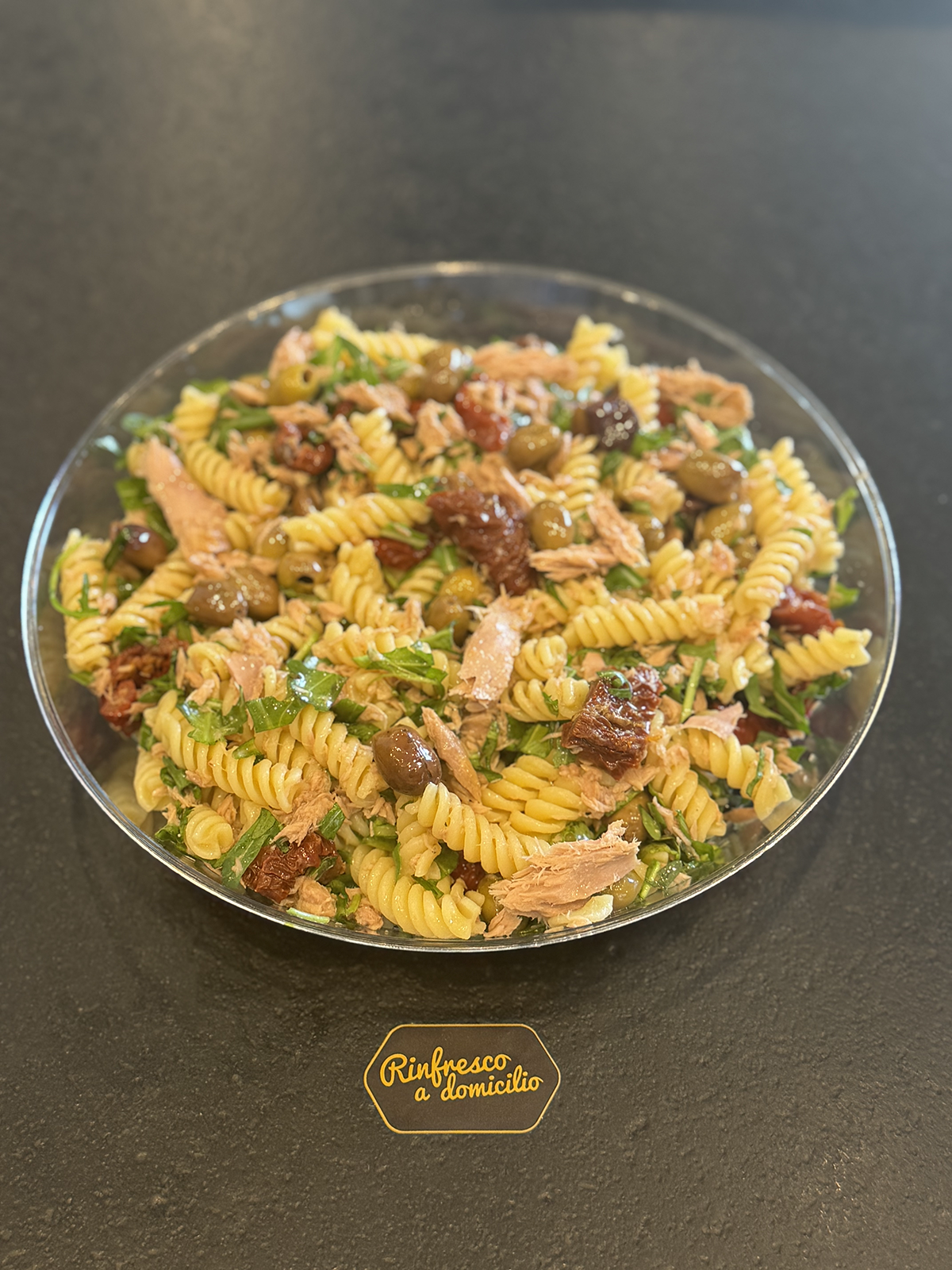 Pasta Fredda Tonno Rucola Pomodori Secchi ed Olive Taggiasche denocciolate