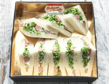 8 Tramezzini mignon Wurstel ed Insalata